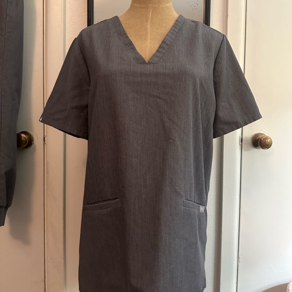 Figs Scrub Top